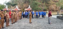 Sebelum Ikuti Upacara, Lurah Tepus Lakukan Apel Pagi Bersama Pamong Kalurahan dan Mahasiswa UII